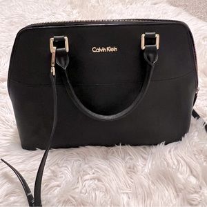 Calvin Klein Handbag with Crossbody Strap🖤✨